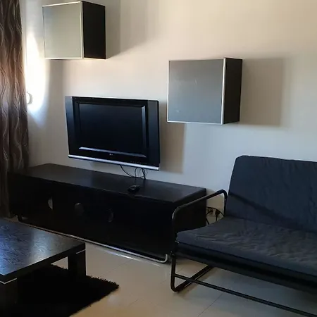 With 3 Bedrooms In Lisboa, With Wifi - 23 Km From The
