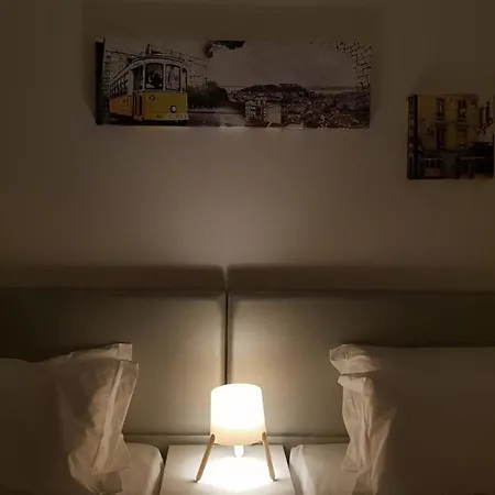 With 3 Bedrooms In Lisboa, With Wifi - 23 Km From The * Lisbon