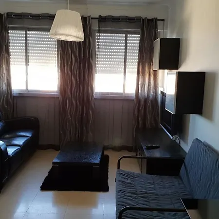 With 3 Bedrooms In Lisboa, With Wifi - 23 Km From The * Lisbon